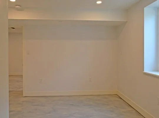 1 bed, 1 bath apartment for rent at 10 Gloucester Ave Unit B, Gloucester — photo 8 of 13