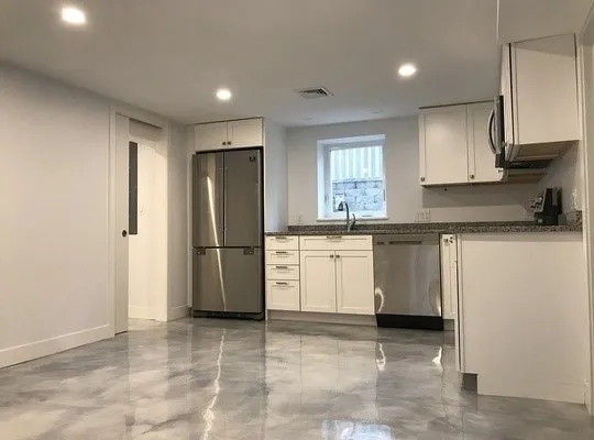 1 bed, 1 bath apartment for rent at 10 Gloucester Ave Unit B, Gloucester — photo 6 of 13