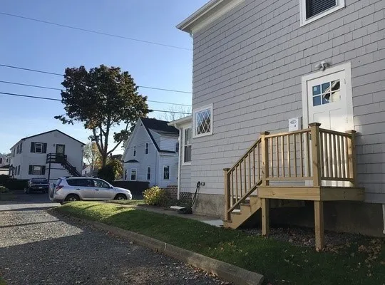 1 bed, 1 bath apartment for rent at 10 Gloucester Ave Unit B, Gloucester