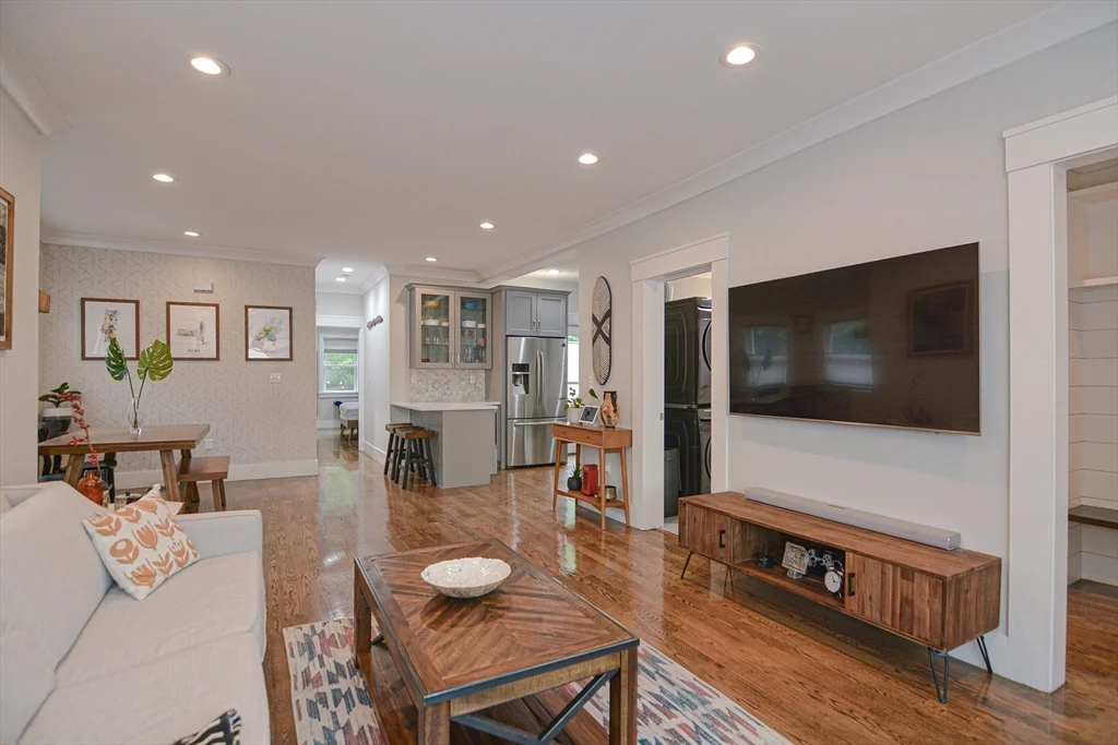 2 bed, 2 bath apartment for rent at 10 Grant St Unit 1, Winter Hill — photo 3 of 21