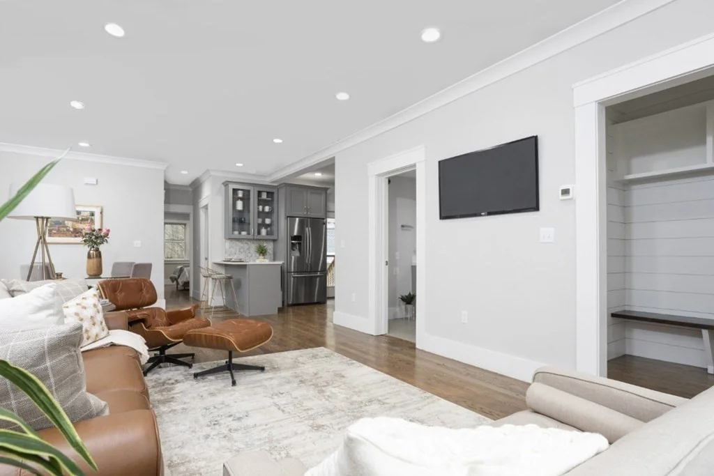 2 bed, 2 bath apartment for rent at 10 Grant St Unit 1, Winter Hill — photo 5 of 26