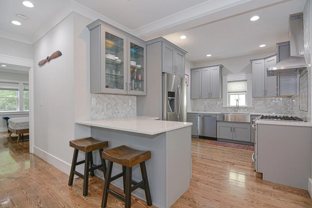 2 bed, 2 bath apartment for rent at 10 Grant St Unit 1, Winter Hill — photo 6 of 21