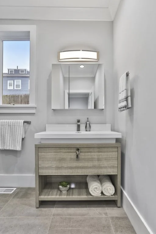 2 bed, 2 bath apartment for rent at 10 Grant St Unit 1, Winter Hill — photo 16 of 26