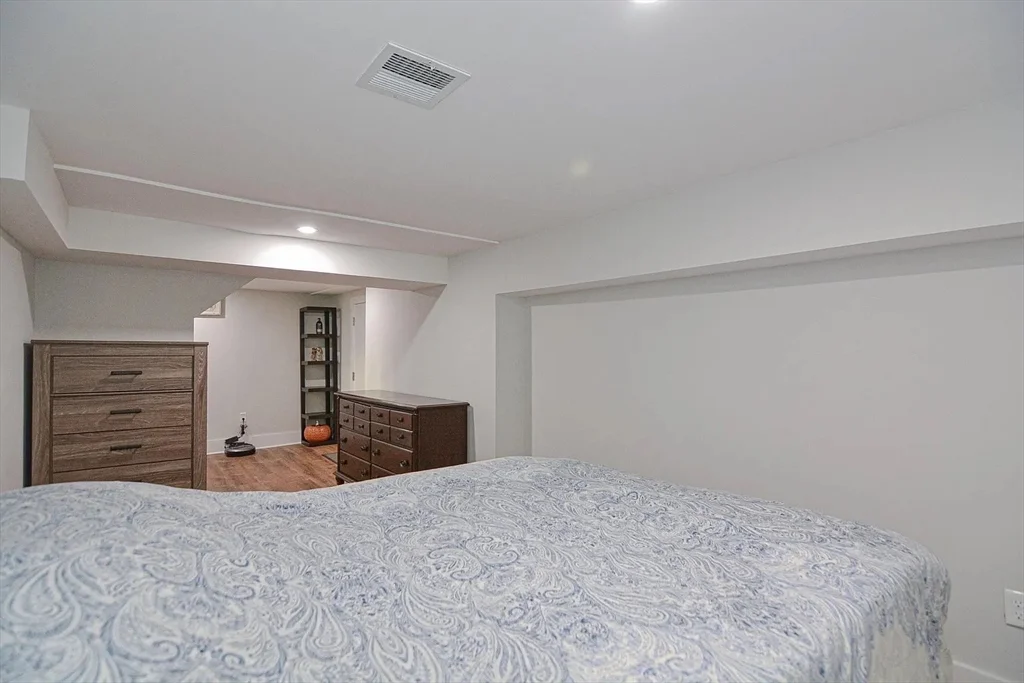 2 bed, 2 bath apartment for rent at 10 Grant St Unit 1, Winter Hill — photo 17 of 21