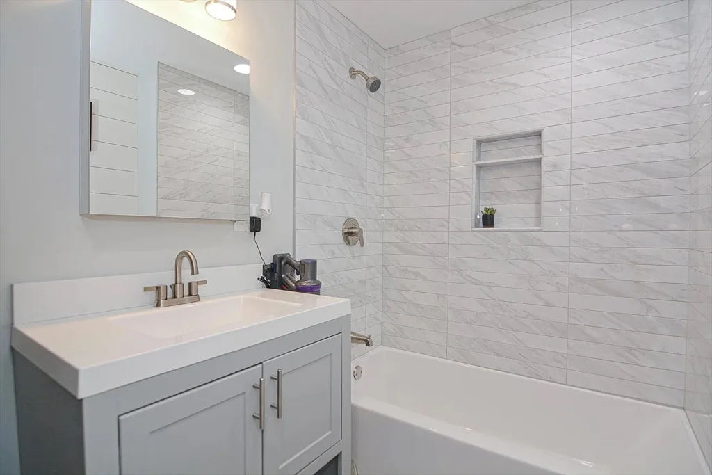 2 bed, 2 bath apartment for rent at 10 Grant St Unit 1, Winter Hill — photo 16 of 21