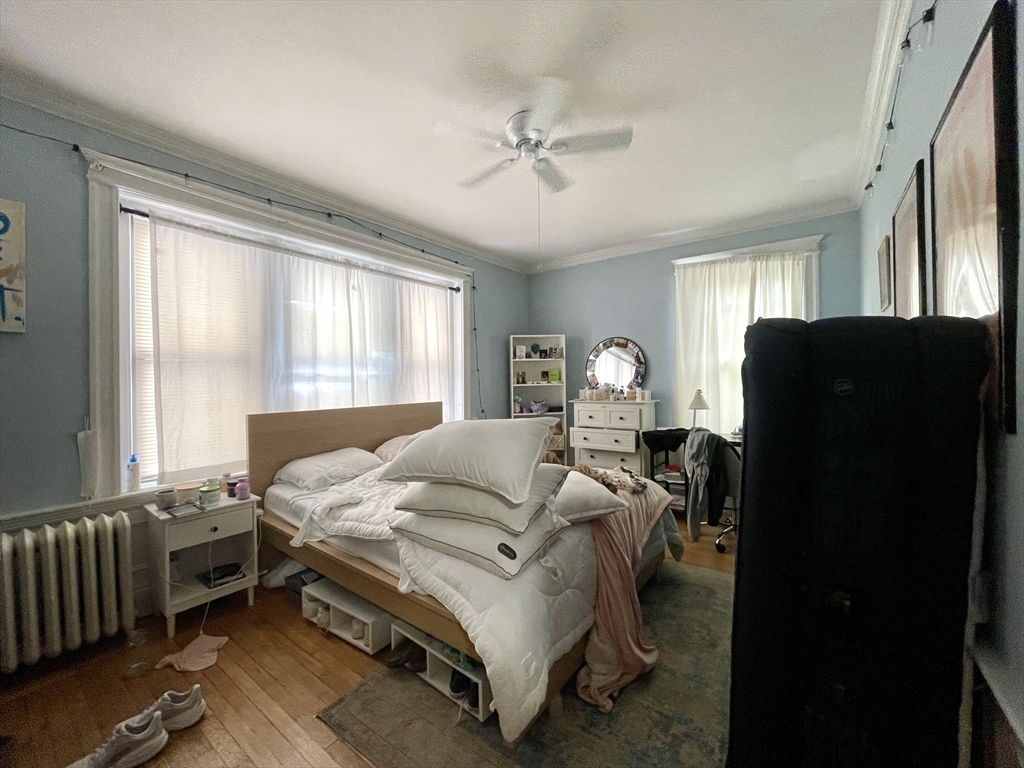 4 bed, 1 bath apartment for rent at 10 Greenway Ct Unit 3, Coolidge Corner — photo 5 of 8