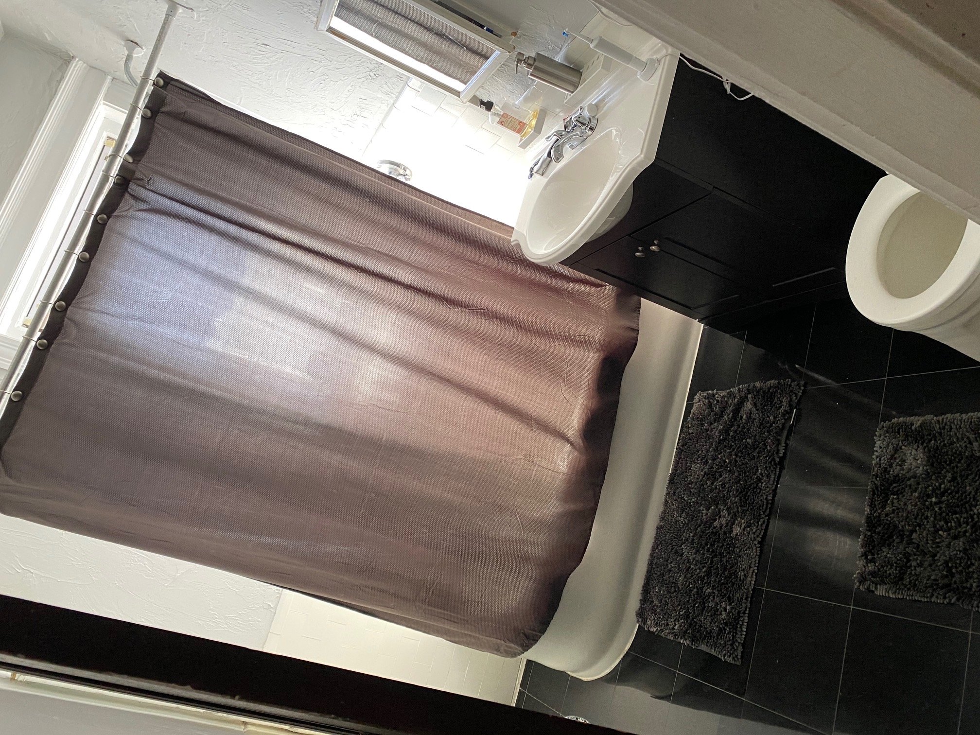 4 bed, 1 bath apartment for rent at 10 Greenway Ct Unit 4, Coolidge Corner — photo 4 of 22