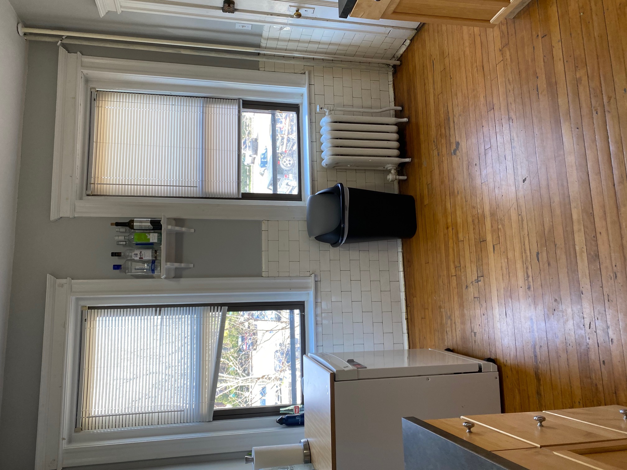4 bed, 1 bath apartment for rent at 10 Greenway Ct Unit 4, Coolidge Corner — photo 12 of 22