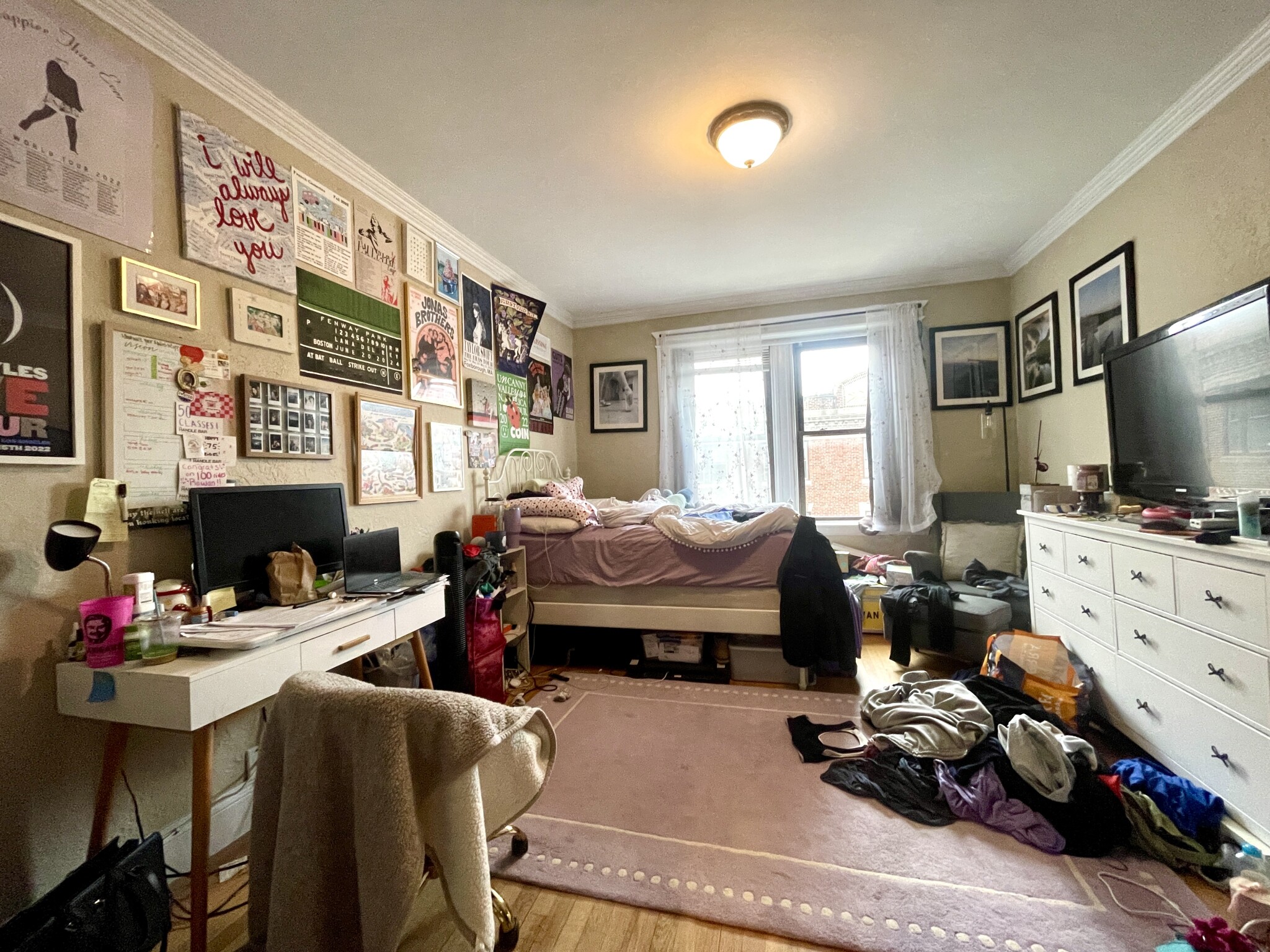 4 bed, 1 bath apartment for rent at 10 Greenway Ct Unit 5, Coolidge Corner — photo 3 of 26