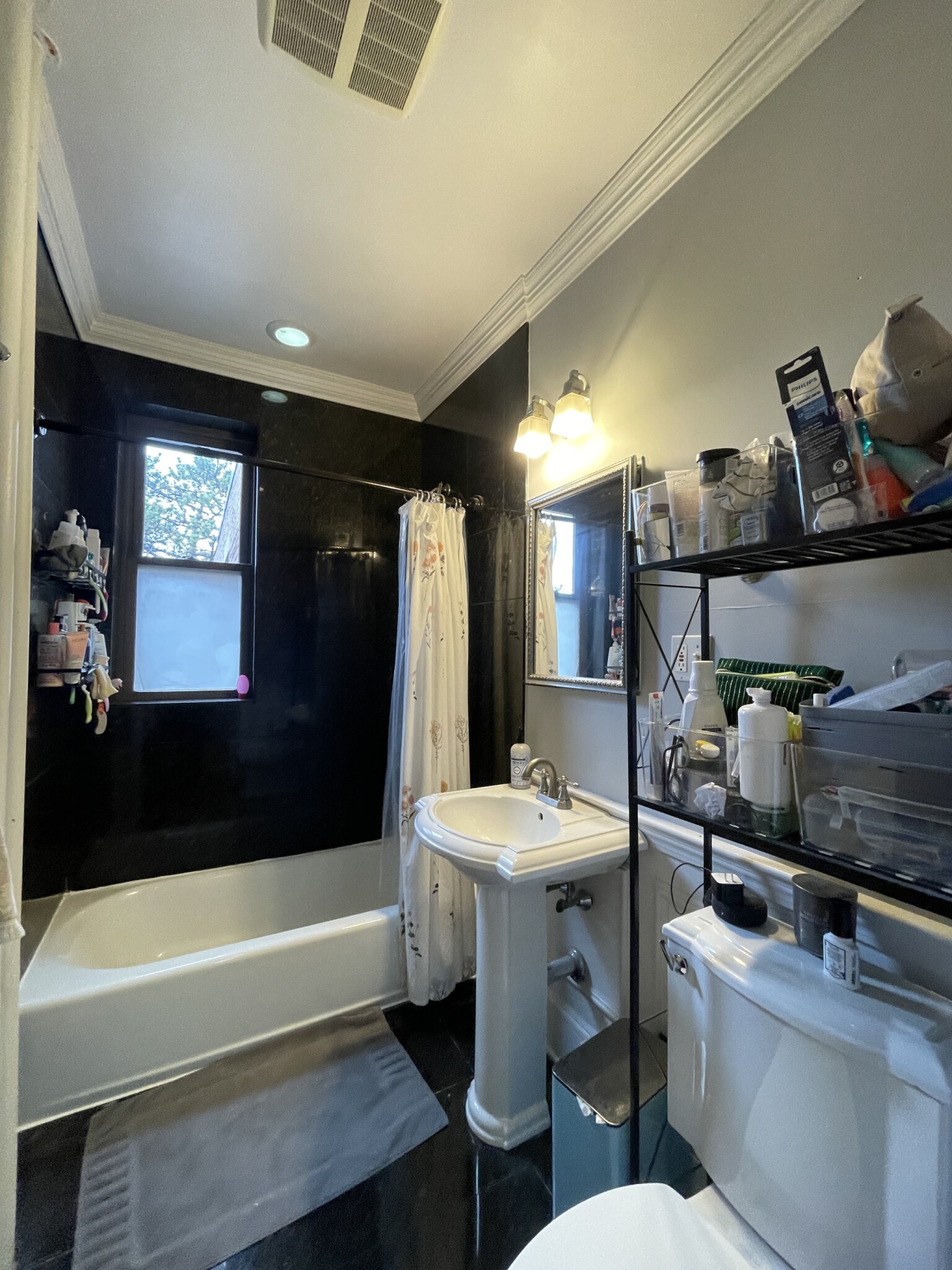 4 bed, 1 bath apartment for rent at 10 Greenway Ct Unit 5, Coolidge Corner — photo 8 of 26