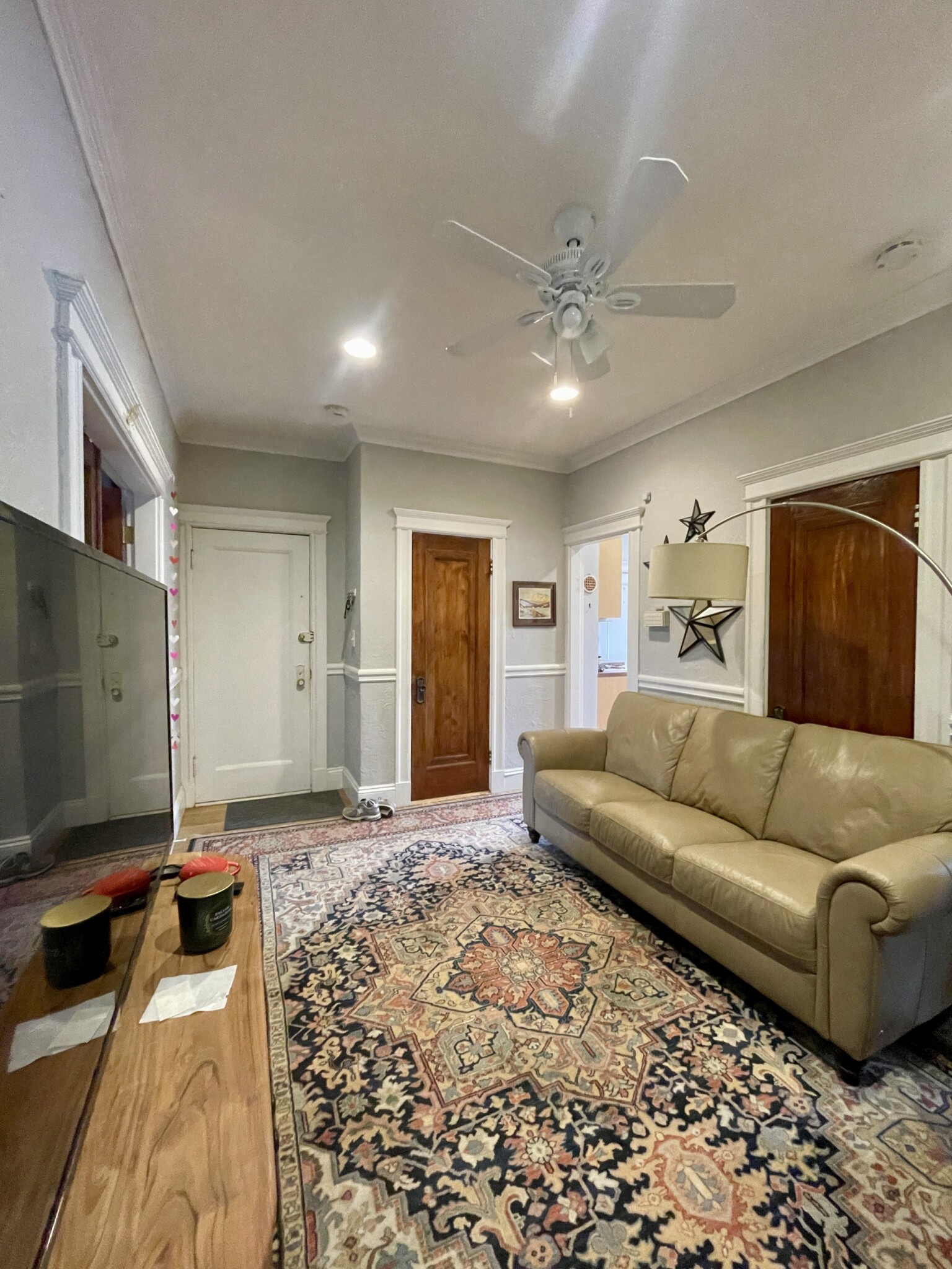 4 bed, 1 bath apartment for rent at 10 Greenway Ct Unit 5, Coolidge Corner — photo 5 of 26