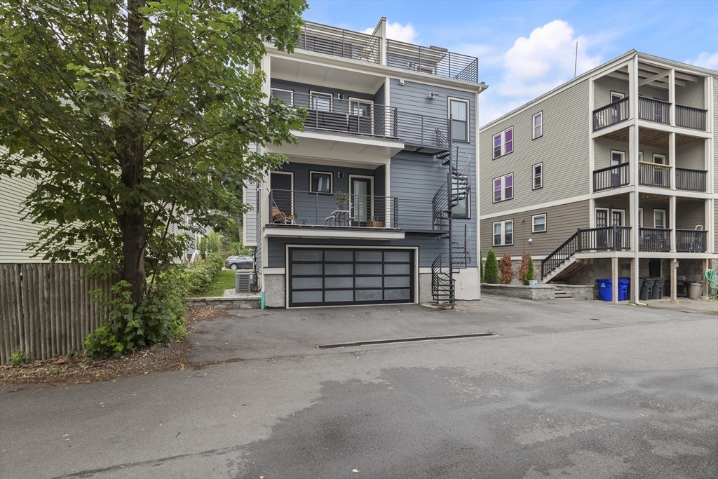 3 bed, 3 bath apartment for rent at 10 Hallet Unit 2, Dorchester — photo 31 of 35