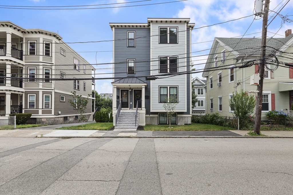 3 bed, 3 bath apartment for rent at 10 Hallet Unit 2, Dorchester — photo 34 of 35