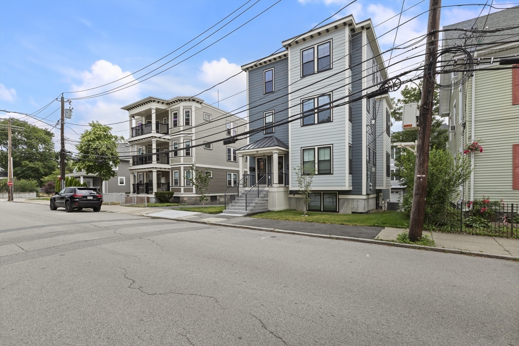 3 bed, 3 bath apartment for rent at 10 Hallet Unit 2, Dorchester — photo 30 of 35