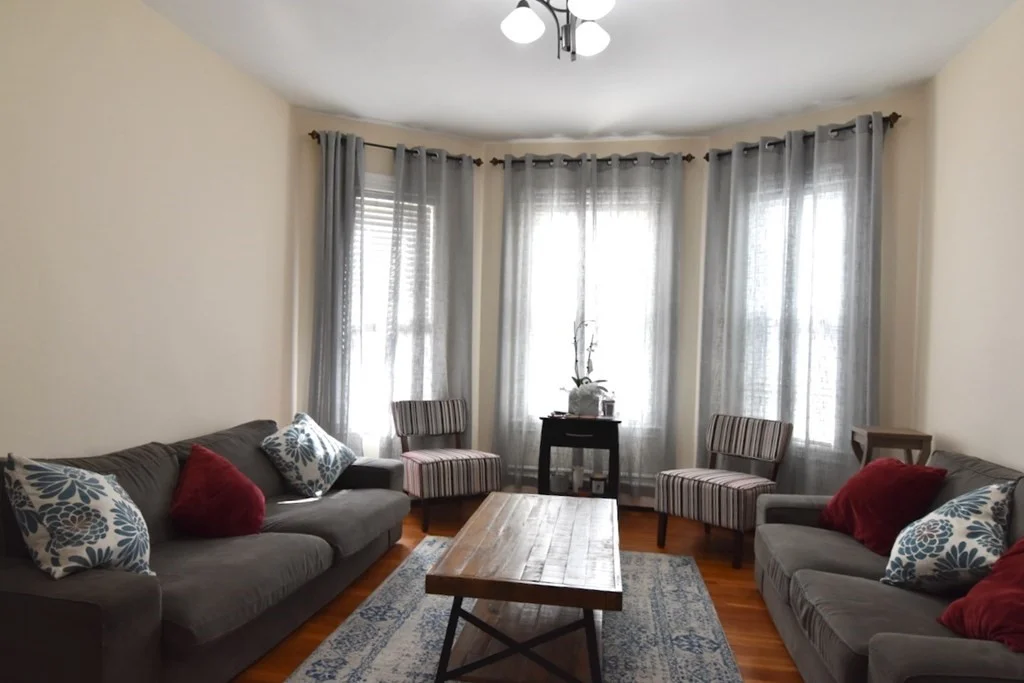 3 bed, 1 bath apartment for rent at 10 Hartland St Unit 1, Dorchester — photo 5 of 23