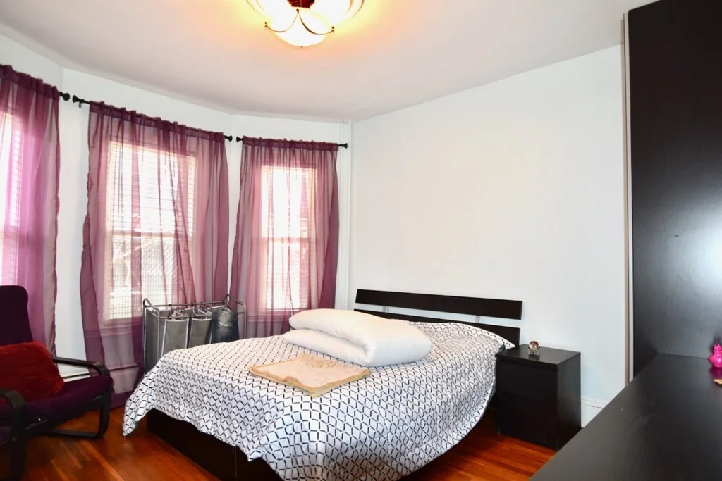 3 bed, 1 bath apartment for rent at 10 Hartland St Unit 1, Dorchester — photo 13 of 23