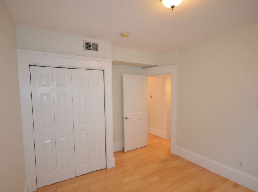 2 bed, 1 bath apartment for rent at 10 Harvest St Unit 2, Dorchester — photo 5 of 10