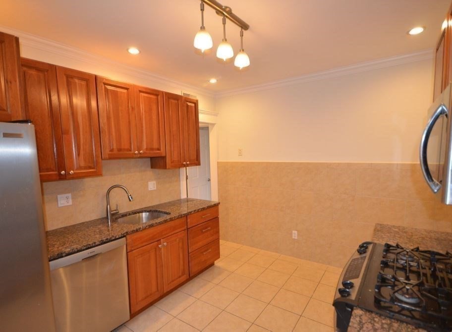 2 bed, 1 bath apartment for rent at 10 Harvest St Unit 2, Dorchester — photo 8 of 10