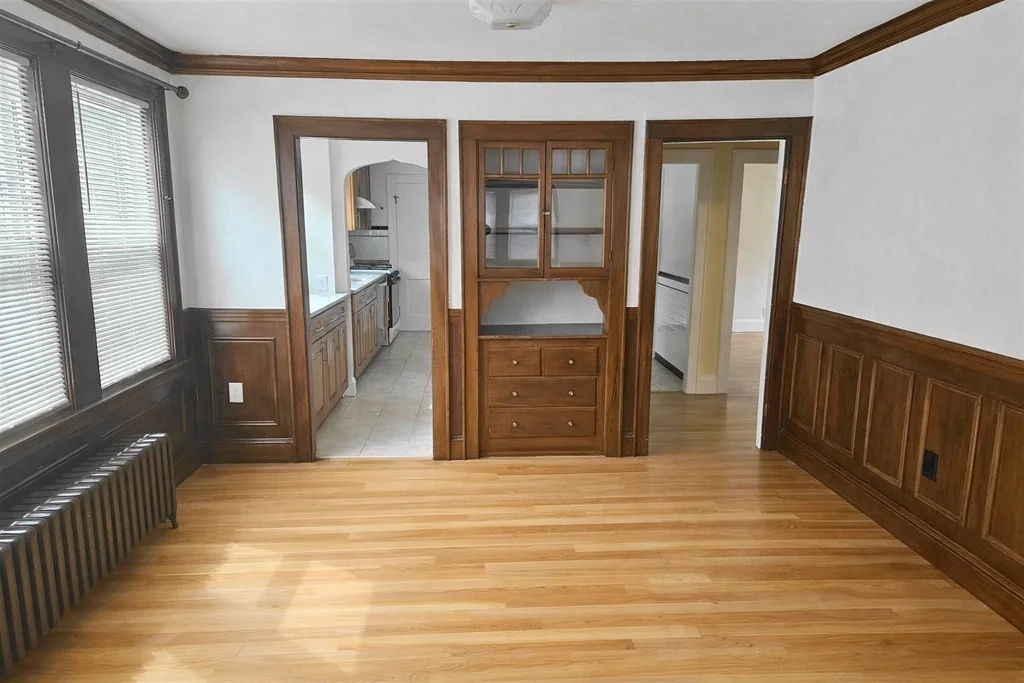 2 bed, 1 bath apartment for rent at 10 Hatherly Rd Unit 1, Brighton — photo 4 of 14