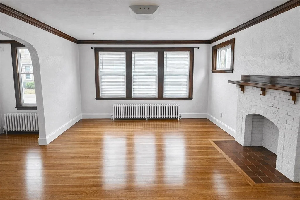 2 bed, 1 bath apartment for rent at 10 Hatherly Rd Unit 1, Brighton