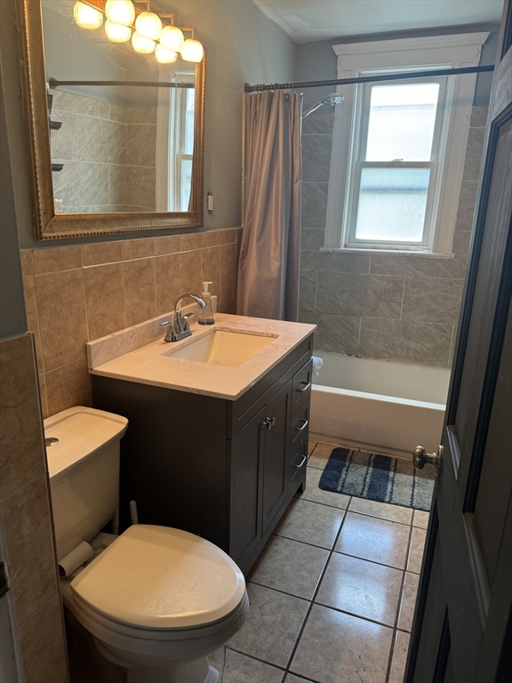 4 bed, 1 bath apartment for rent at 10 Helen St Unit 2, Dorchester — photo 4 of 9