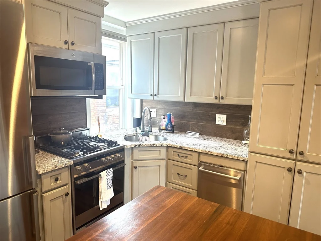 1 bed, 1 bath apartment for rent at 10 Henchman St Unit 5R, North End — photo 2 of 18