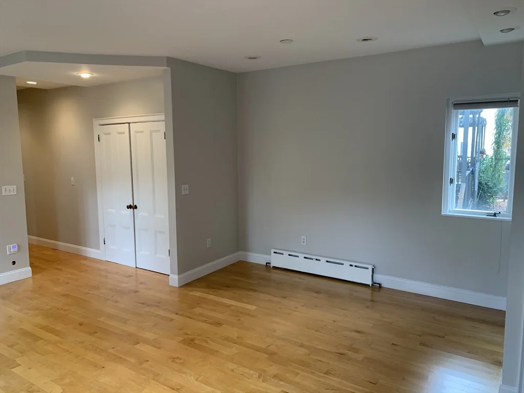 1 bed, 1 bath apartment for rent at 10 Hingham St Unit 1, Riverside — photo 3 of 8