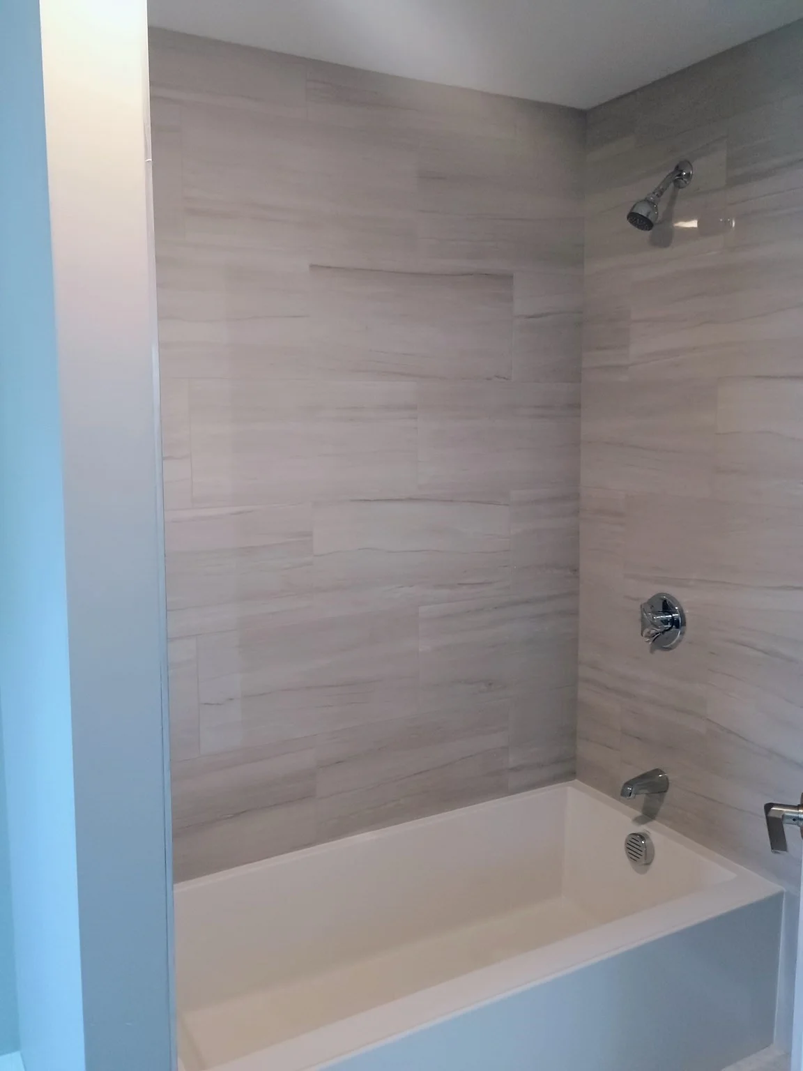 4 bed, 1 bath apartment for rent at 10 Hodges Ave Unit 2, Taunton — photo 3 of 9
