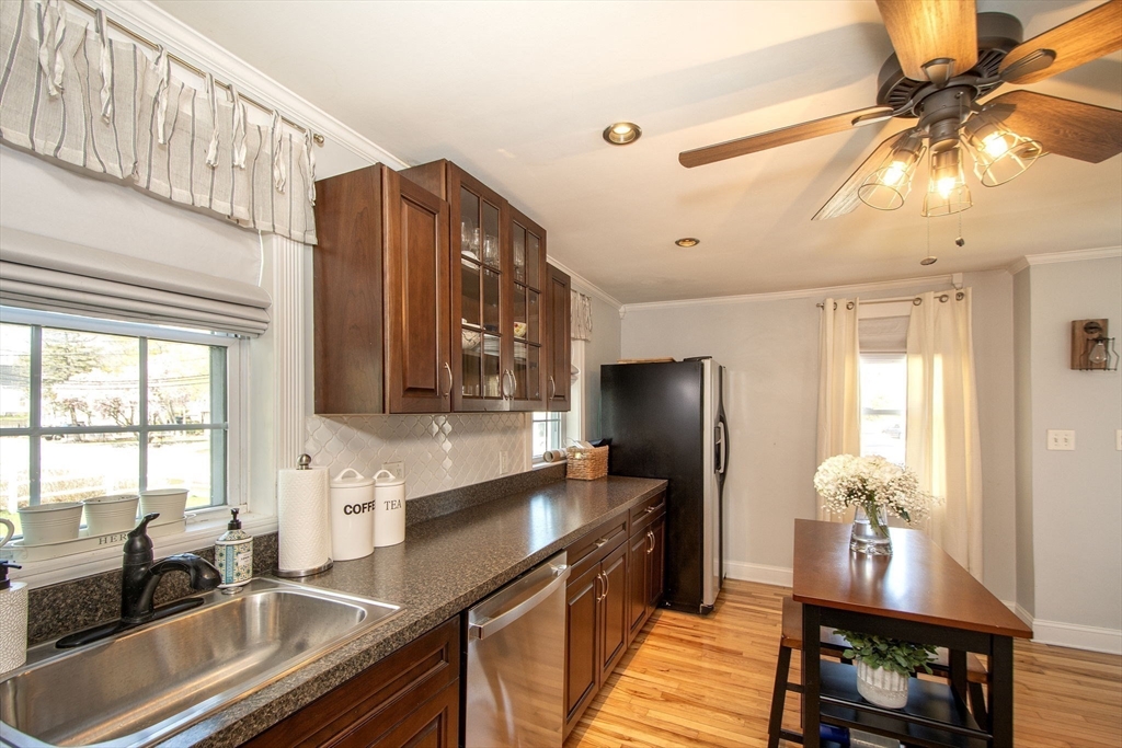 1 bed, 1 bath apartment for rent at 10 Hollis St, South Weymouth — photo 3 of 7