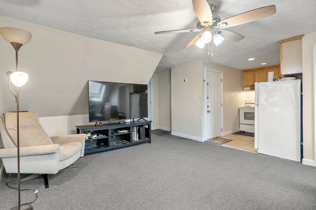2 bed, 1 bath apartment for rent at 10 Holman St Unit C, Attleboro — photo 3 of 13