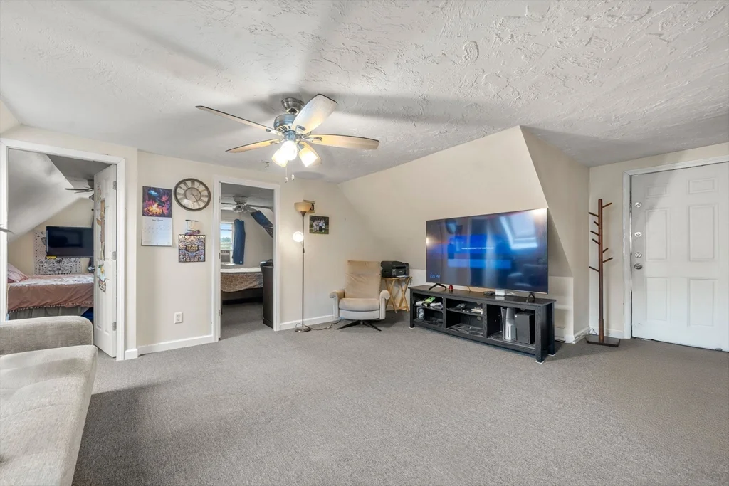 2 bed, 1 bath apartment for rent at 10 Holman St Unit C, Attleboro — photo 4 of 13