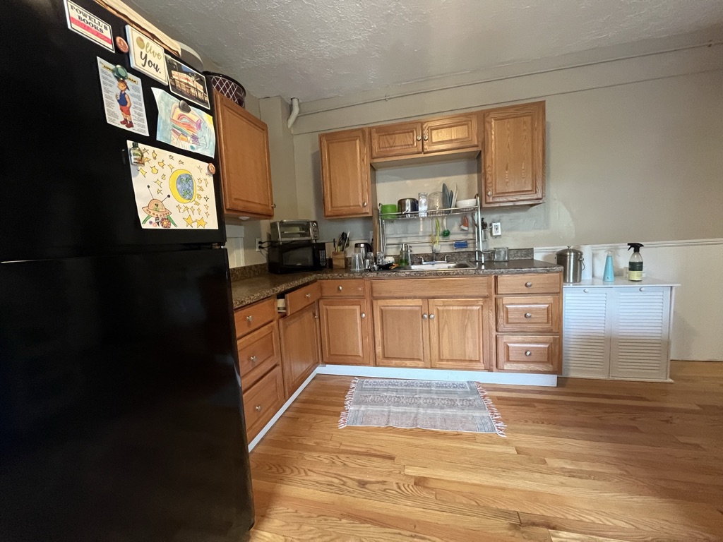 3.5 bed, 1.5 bath apartment for rent at 10 Homer Sq Unit 2, Prospect Hill — photo 9 of 36