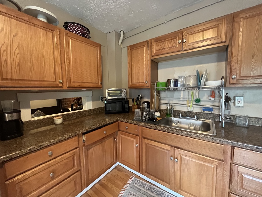 3.5 bed, 1.5 bath apartment for rent at 10 Homer Sq Unit 2, Prospect Hill — photo 7 of 36