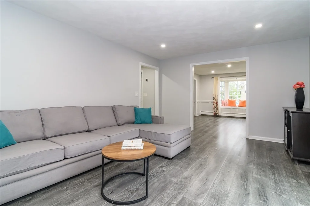 3 bed, 2 bath apartment for rent at 10 Homeward Ln Unit 10, Natick — photo 8 of 21