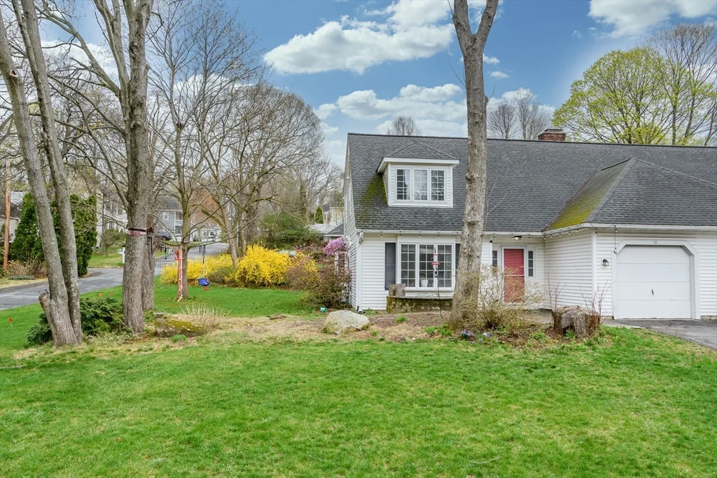 3 bed, 2 bath apartment for rent at 10 Homeward Ln Unit 10, Natick — photo 2 of 21