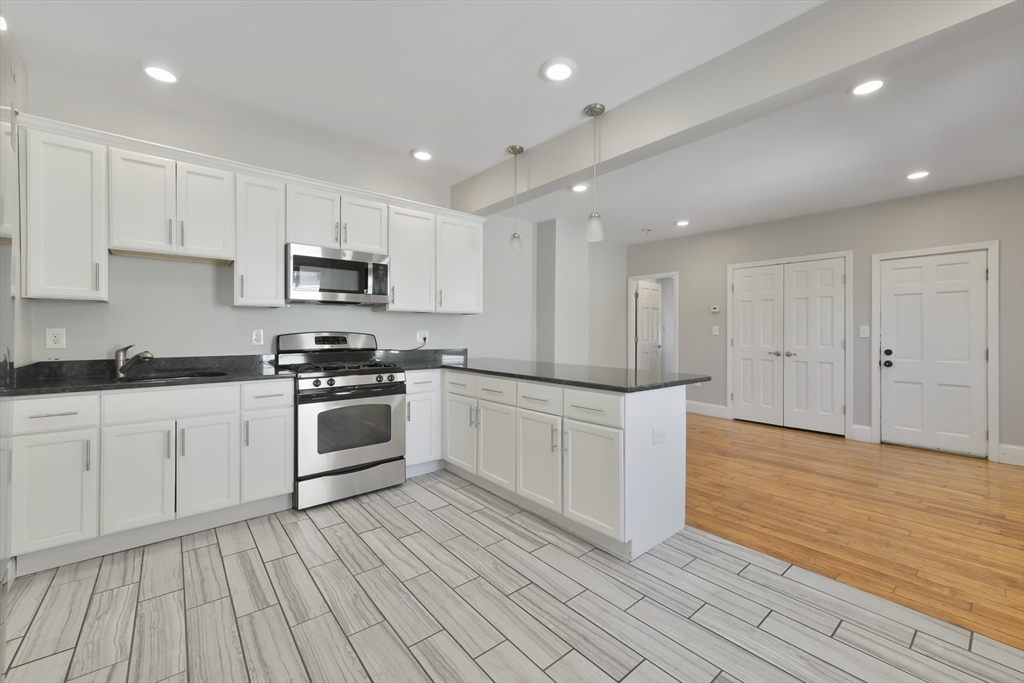 2 bed, 1 bath apartment for rent at 10 Howell Ct Unit 1, Chelsea — photo 1 of 12