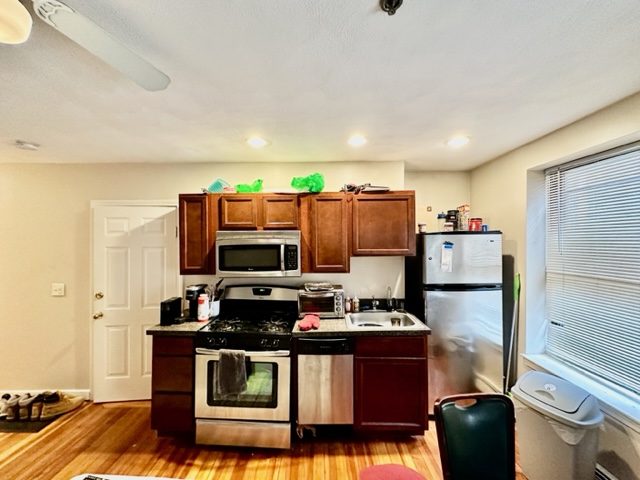 2 bed, 1 bath apartment for rent at 10 Hull St Unit 1, North End — photo 4 of 16