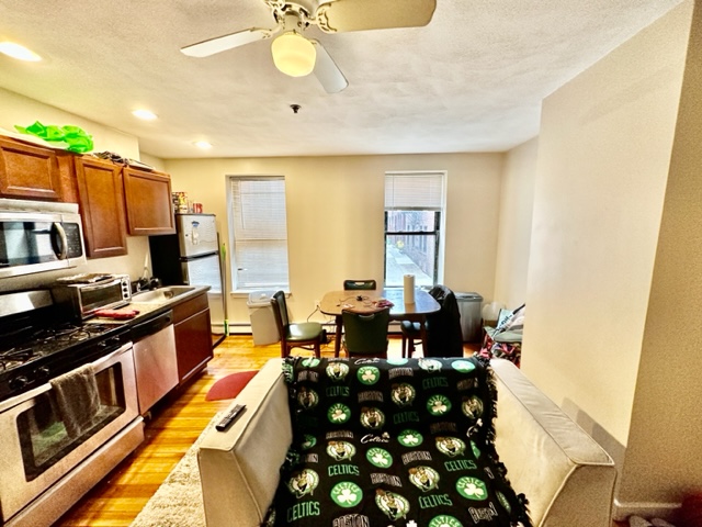2 bed, 1 bath apartment for rent at 10 Hull St Unit 1, North End — photo 2 of 16