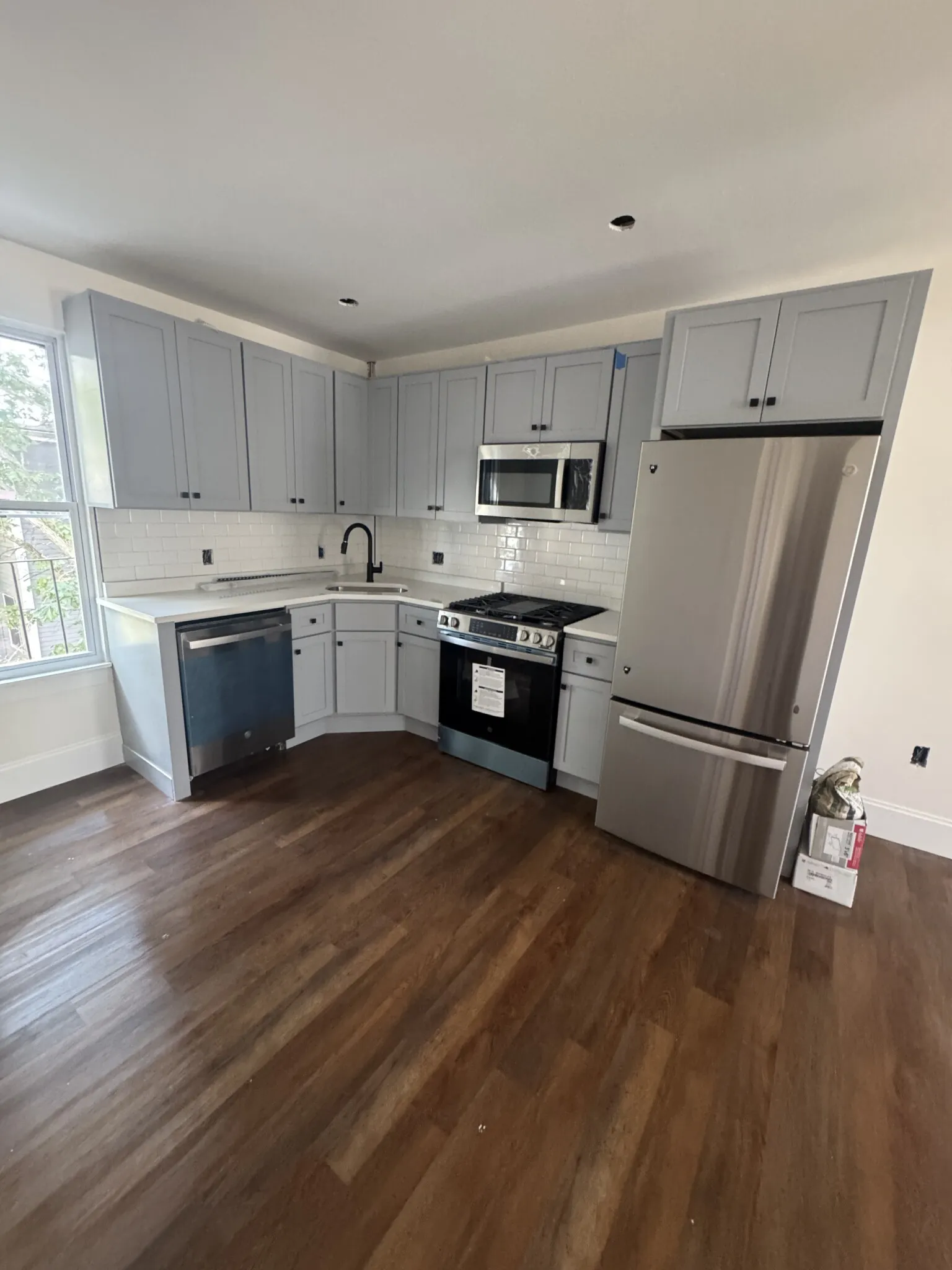 2 bed, 1 bath apartment for rent at 10 Hunting St Unit 2, Wellington-Harrington — photo 1 of 9