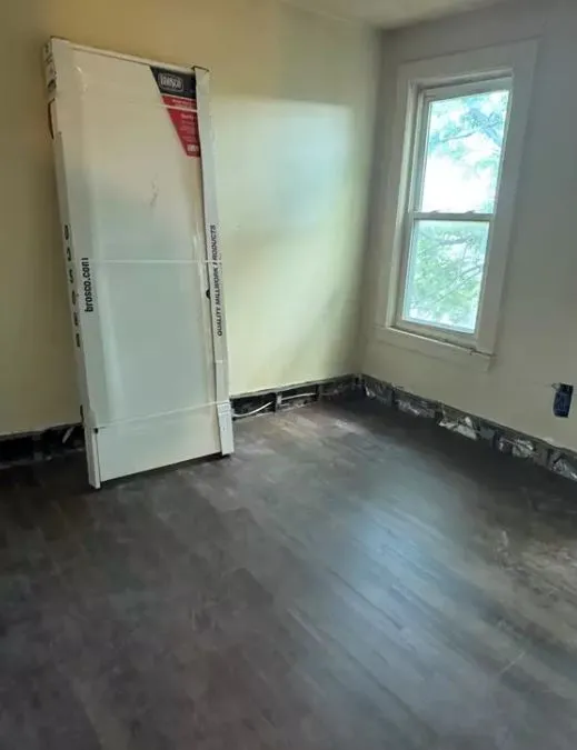 2 bed, 1 bath apartment for rent at 10 Hunting St Unit 3, Wellington-Harrington — photo 3 of 11