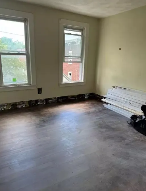 2 bed, 1 bath apartment for rent at 10 Hunting St Unit 3, Wellington-Harrington — photo 4 of 11