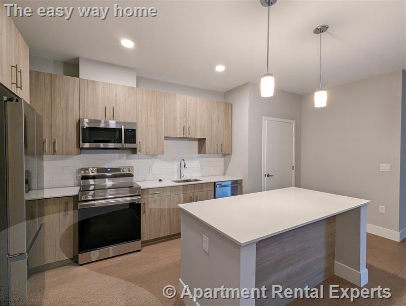 2 bed, 2 bath apartment for rent at 10 Inner Belt Rd Unit 426, Union Square — photo 2 of 8