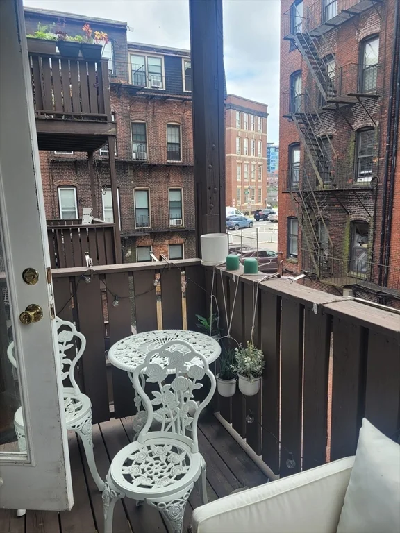 2 bed, 1 bath apartment for rent at 10 Isabella Unit 3, Bay Village — photo 12 of 15