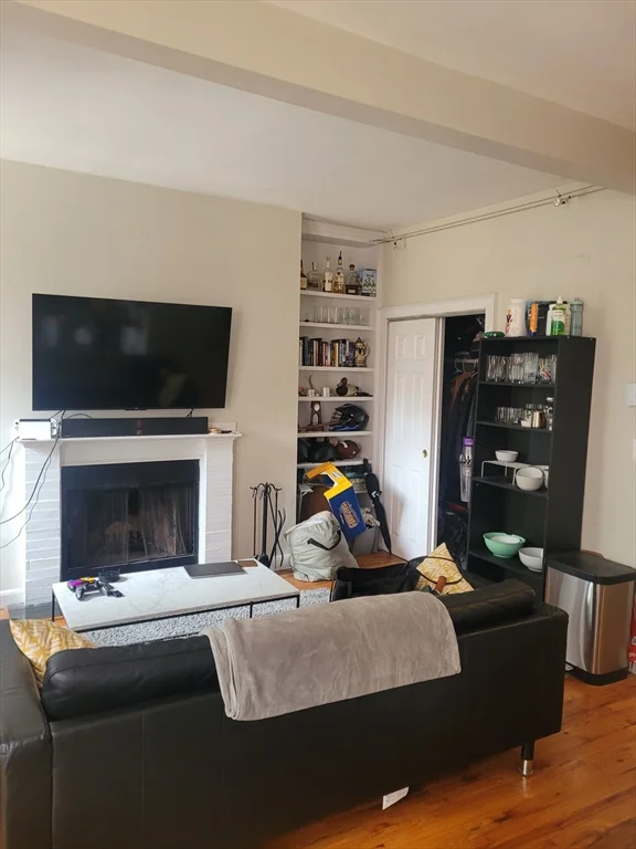 2 bed, 1 bath apartment for rent at 10 Isabella Unit 3, Bay Village — photo 2 of 15