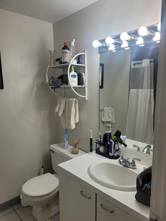 2 bed, 1 bath apartment for rent at 10 Isabella Unit 3, Bay Village — photo 8 of 15