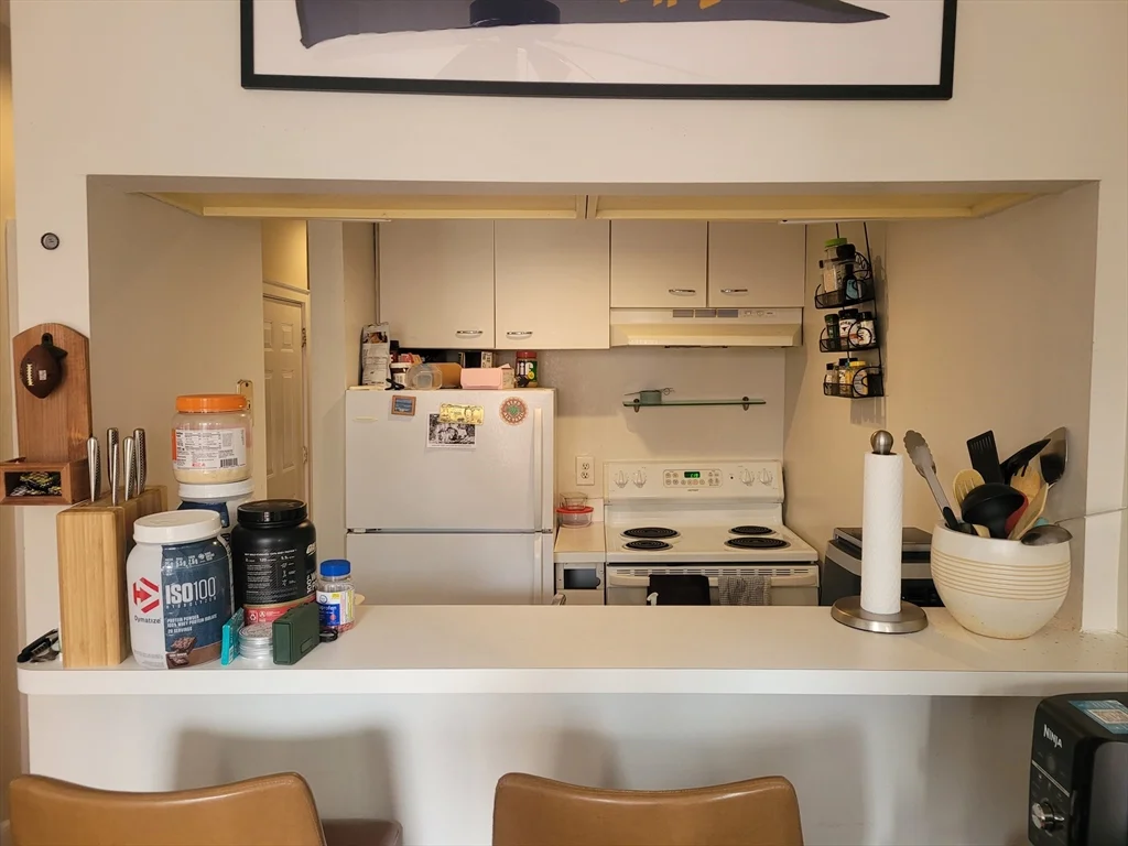 2 bed, 1 bath apartment for rent at 10 Isabella Unit 3, Bay Village — photo 7 of 15