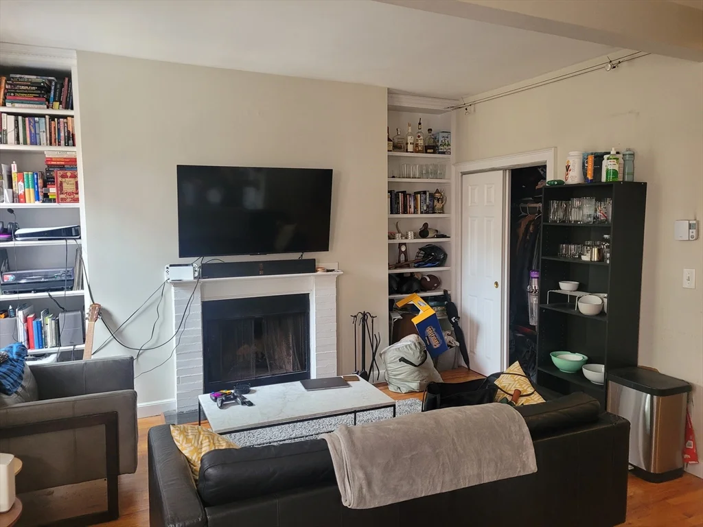 2 bed, 1 bath apartment for rent at 10 Isabella Unit 3, Bay Village — photo 1 of 15