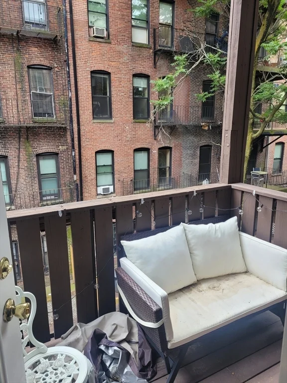 2 bed, 1 bath apartment for rent at 10 Isabella Unit 3, Bay Village — photo 13 of 15