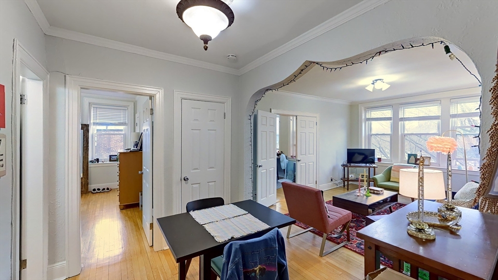 2 bed, 1 bath apartment for rent at 10 Jamaicaway Unit 15, Jamaica Plain — photo 2 of 14