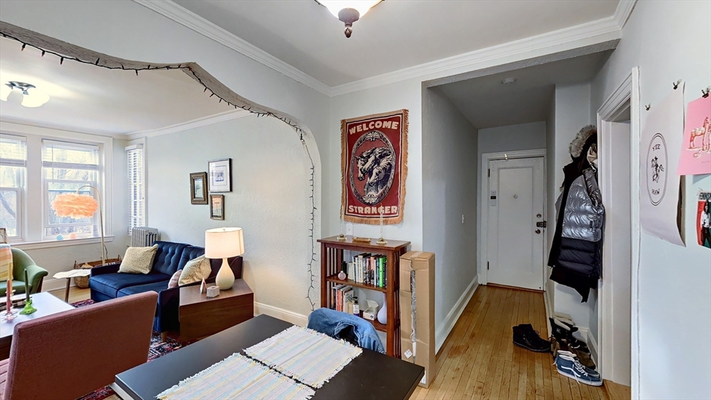 2 bed, 1 bath apartment for rent at 10 Jamaicaway Unit 15, Jamaica Plain — photo 3 of 14